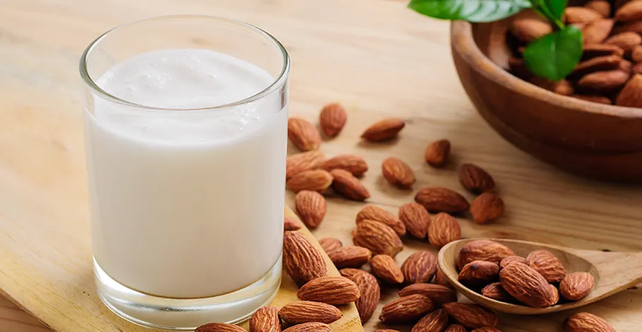 3 reasons you should drink almond milk instead of normal milk