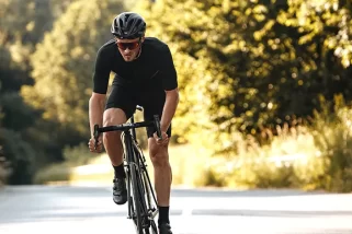 Diez consejos para mantenerse seguro mientras anda en bicicleta
