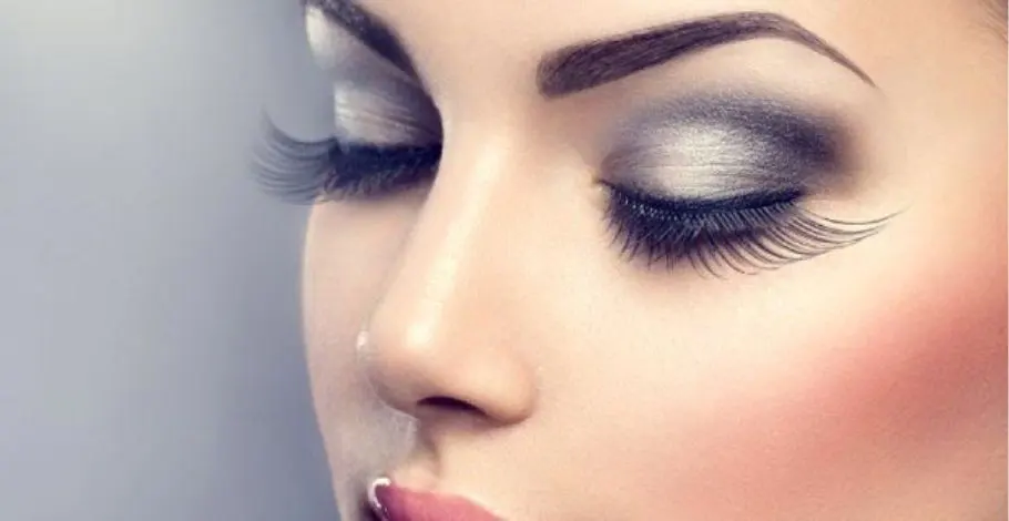 Fake Eyelashes - Everything A Woman Must Know About